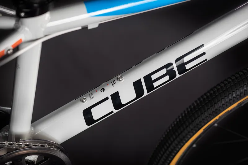 2022 Cube Acid 240 SL 24in Kids Bike in Silver-3