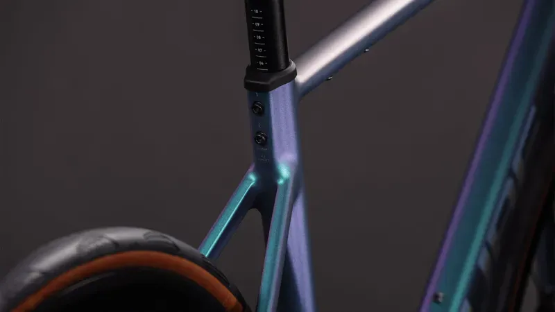 Cube Attain SLX Road Bike in Smaragd Grey/Prism-3