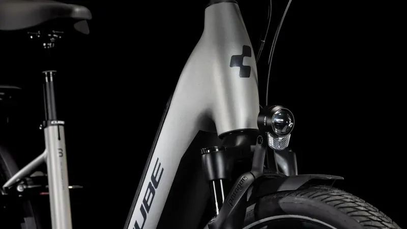 Cube Supreme Hybrid SLX 625 City E-Bike in Grey/Lunar-6