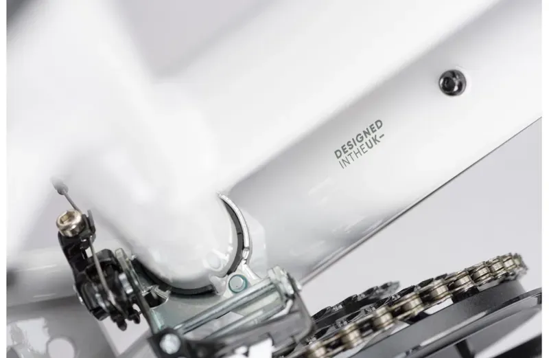 2021 Ridgeback Motion Open Frame Hybrid Bike in White-8