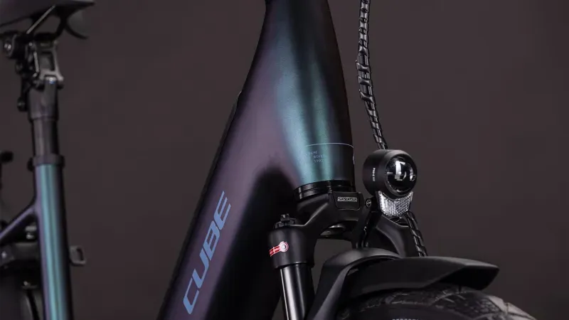 Cube Supreme Hybrid Deluxe SLT 600 eHybrid Bike in Metal Blue/Reflex-7